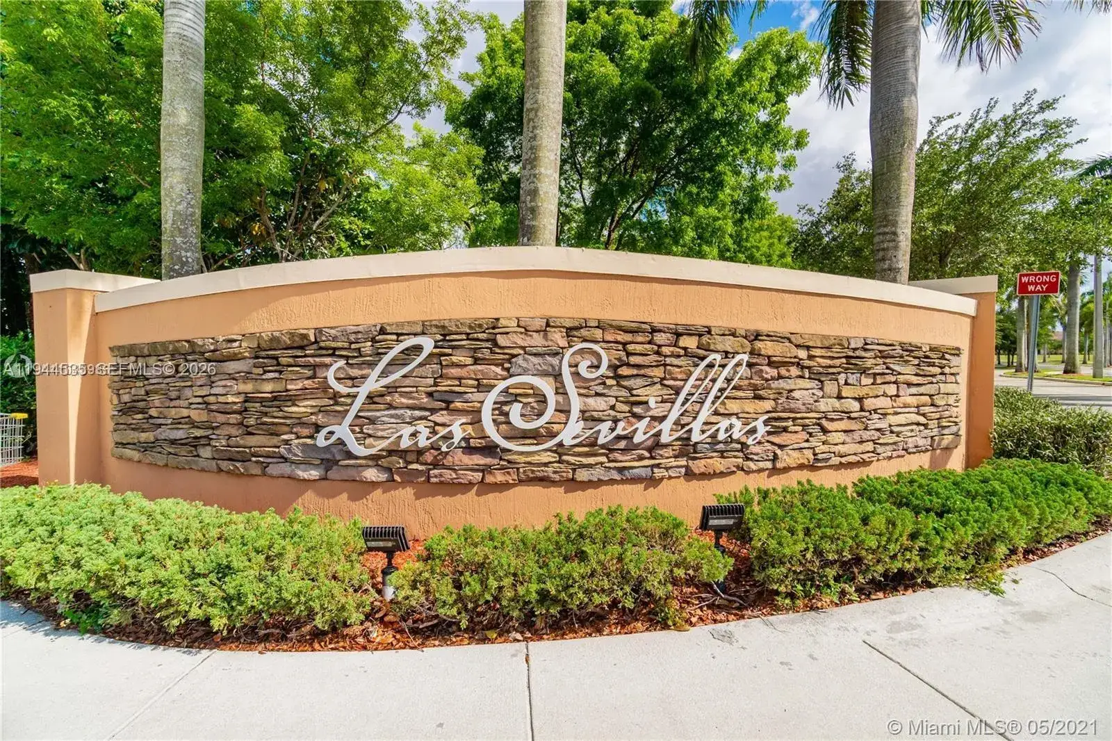 3 bedroom 2 bath Residential Lease for rent at 10012 NW 7th St # 209, Miami FL 33172