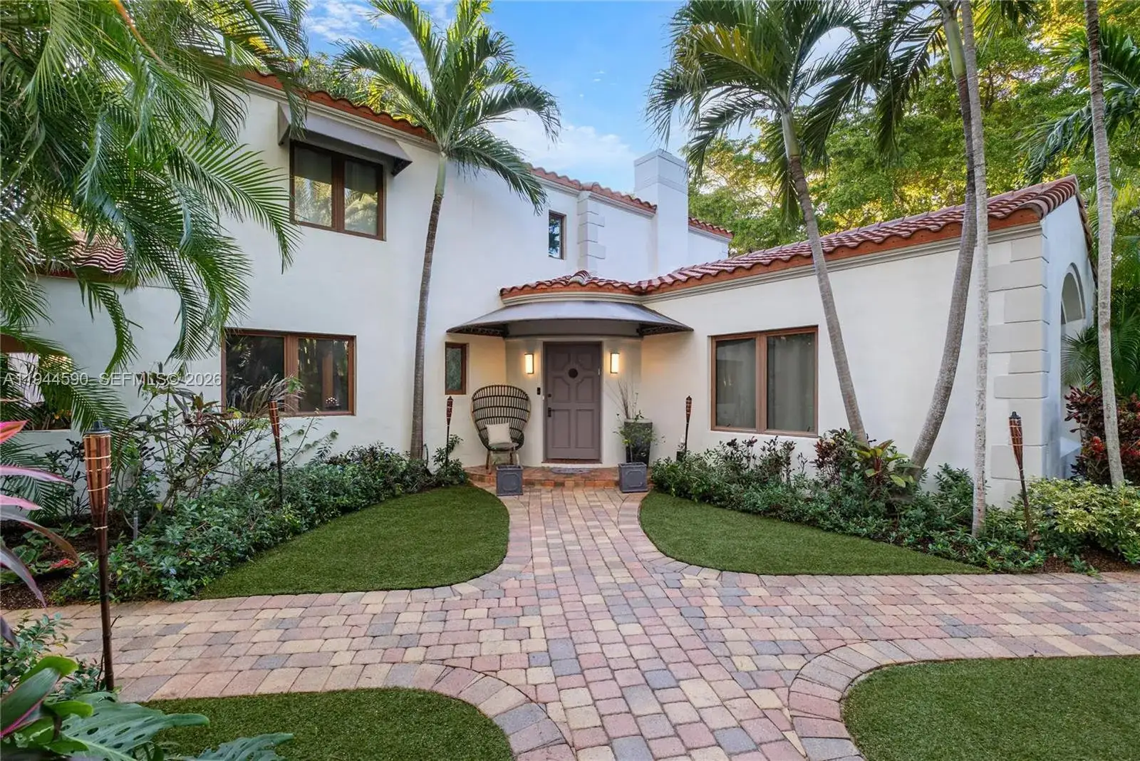 3 bedroom 3 bath Residential for sale at 320 W 26th St, Miami Beach FL 33140
