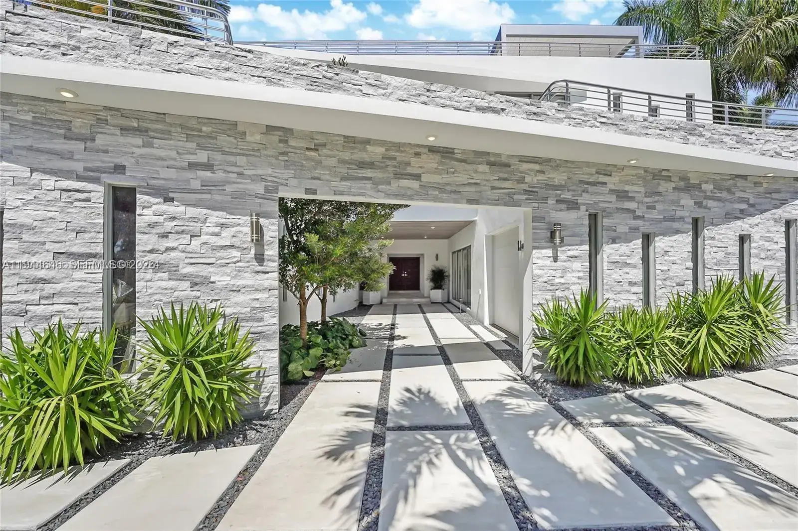 5 bedroom 5 bath Residential for sale at 5910 N Bayshore Dr, Miami FL 33137