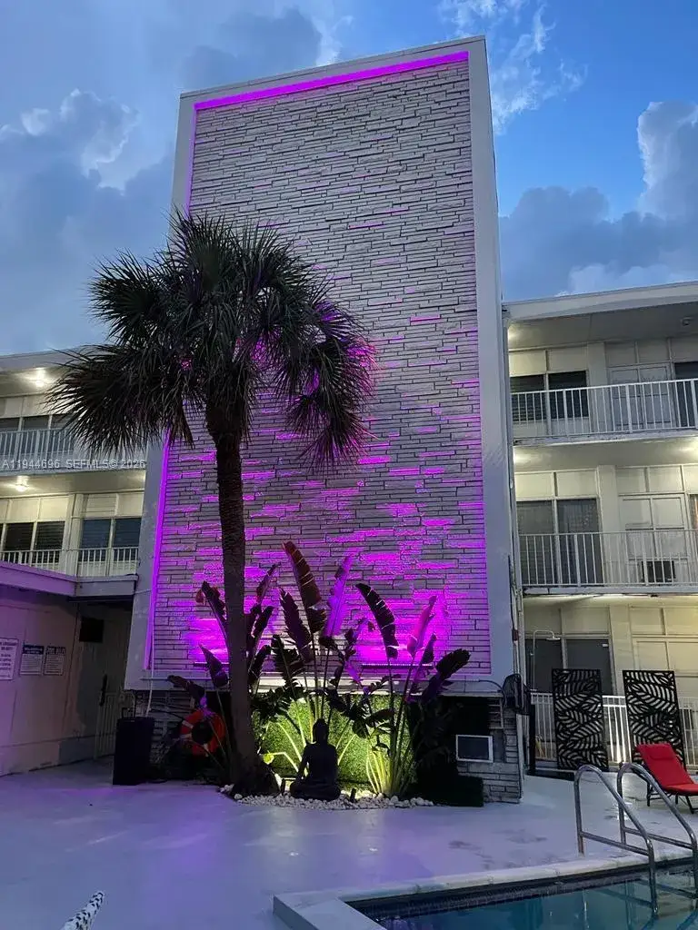 1 bedroom 1 bath Residential Lease for rent at 11750 NE 16th Ave # 204, Miami FL 33161