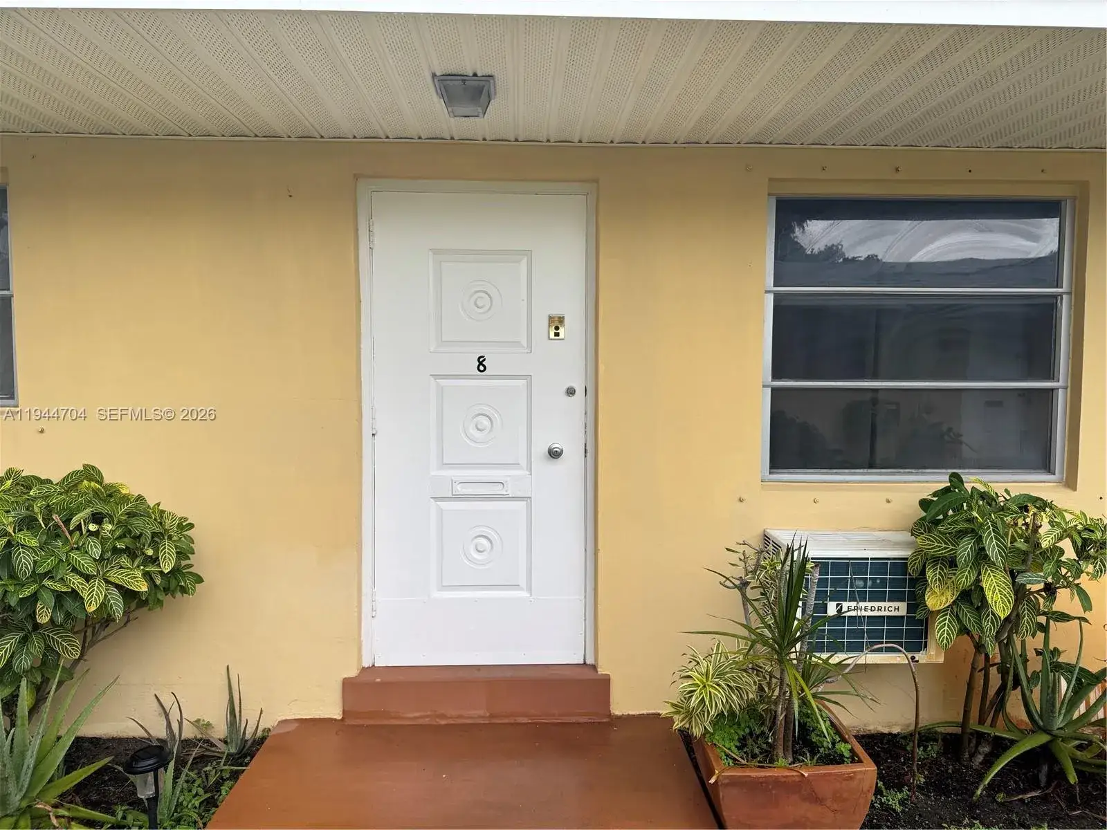 1 bedroom 1 bath Residential Lease for rent at 2241 Monroe St # 8, Hollywood FL 33020