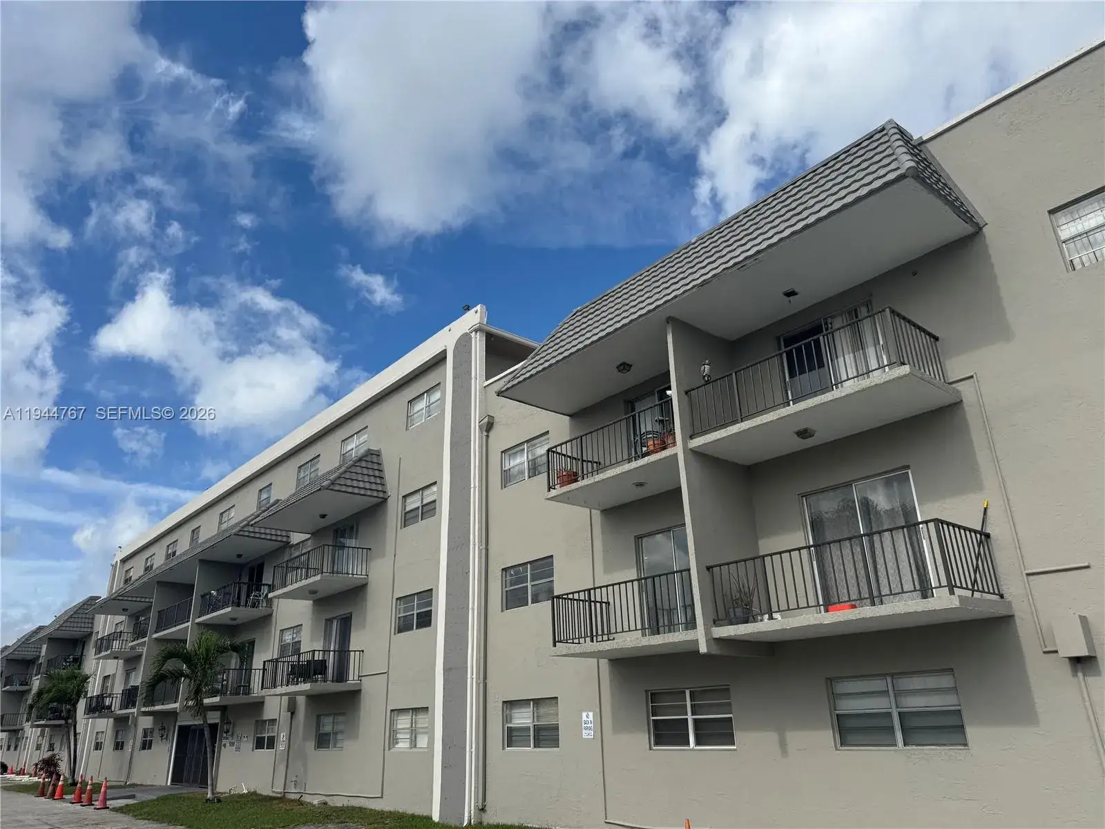 2 bedroom 1 bath Residential Lease for rent at 5100 SW 41st St, Pembroke Park FL 33023
