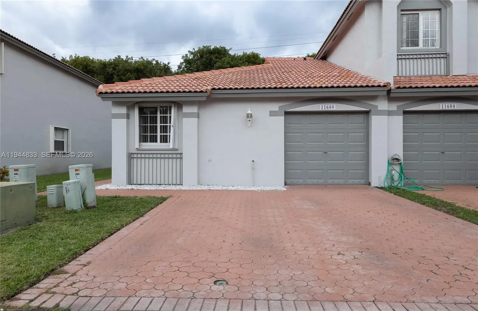 2 bedroom 2 bath Residential for sale at 11600 NW 50th Ter, Doral FL 33178