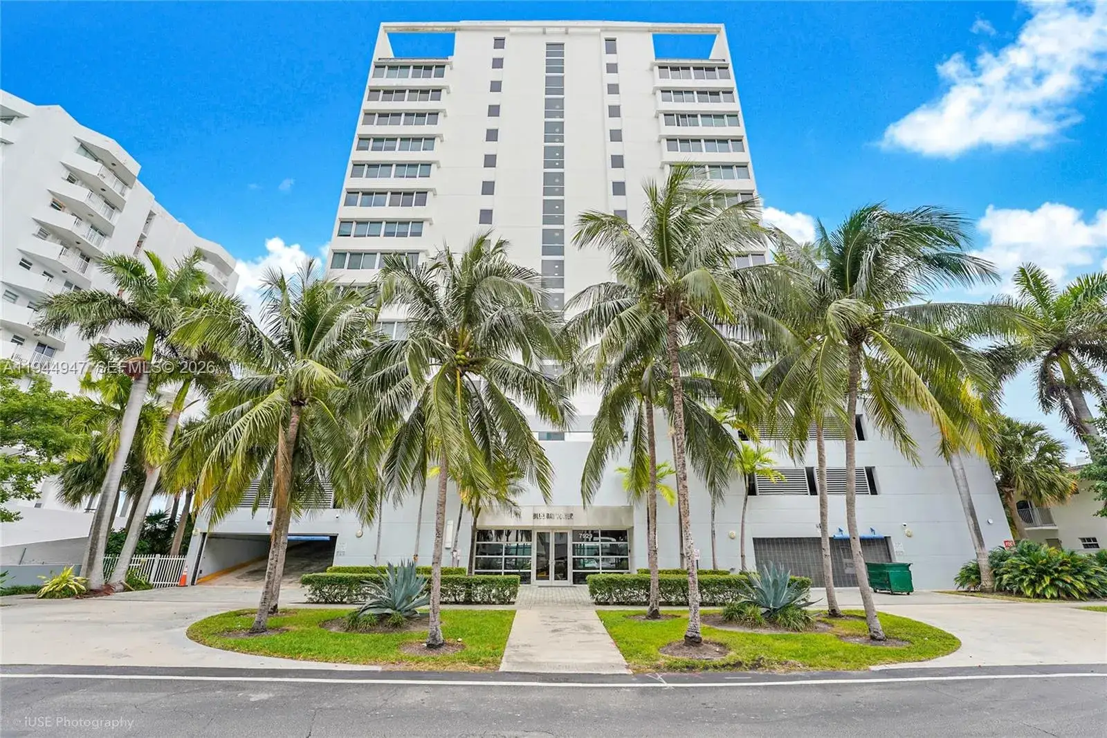 3 bedroom 2 bath Residential Lease for rent at 7929 West Dr # 1001, North Bay Village FL 33141