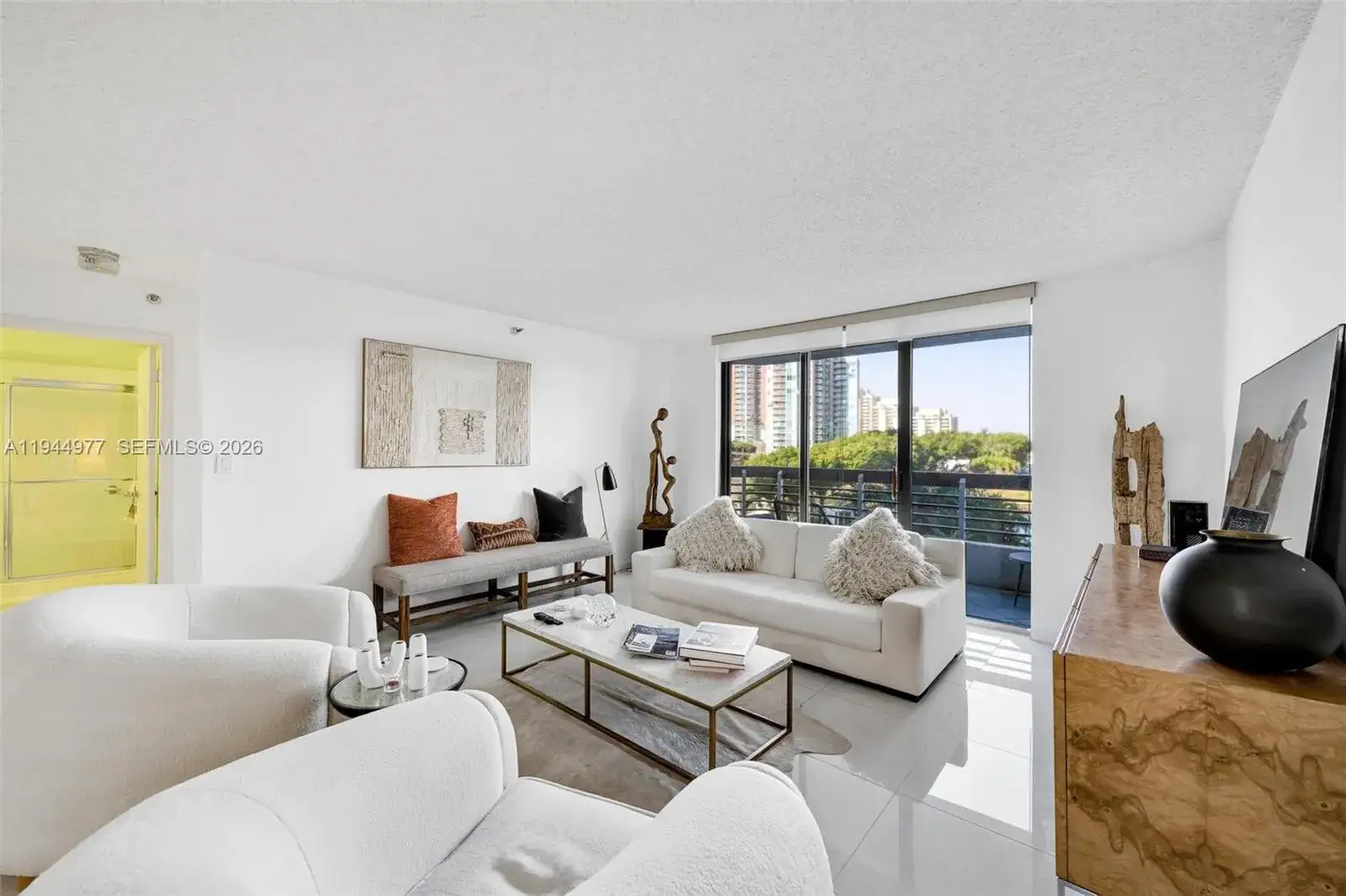 2 bedroom 2 bath Residential for sale at 3530 Mystic Pointe Dr # 303, Aventura FL 33180