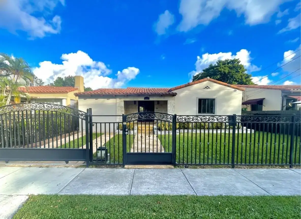 3 bedroom 3 bath Residential Lease for rent at 3069 SW 21st St, Miami FL 33145