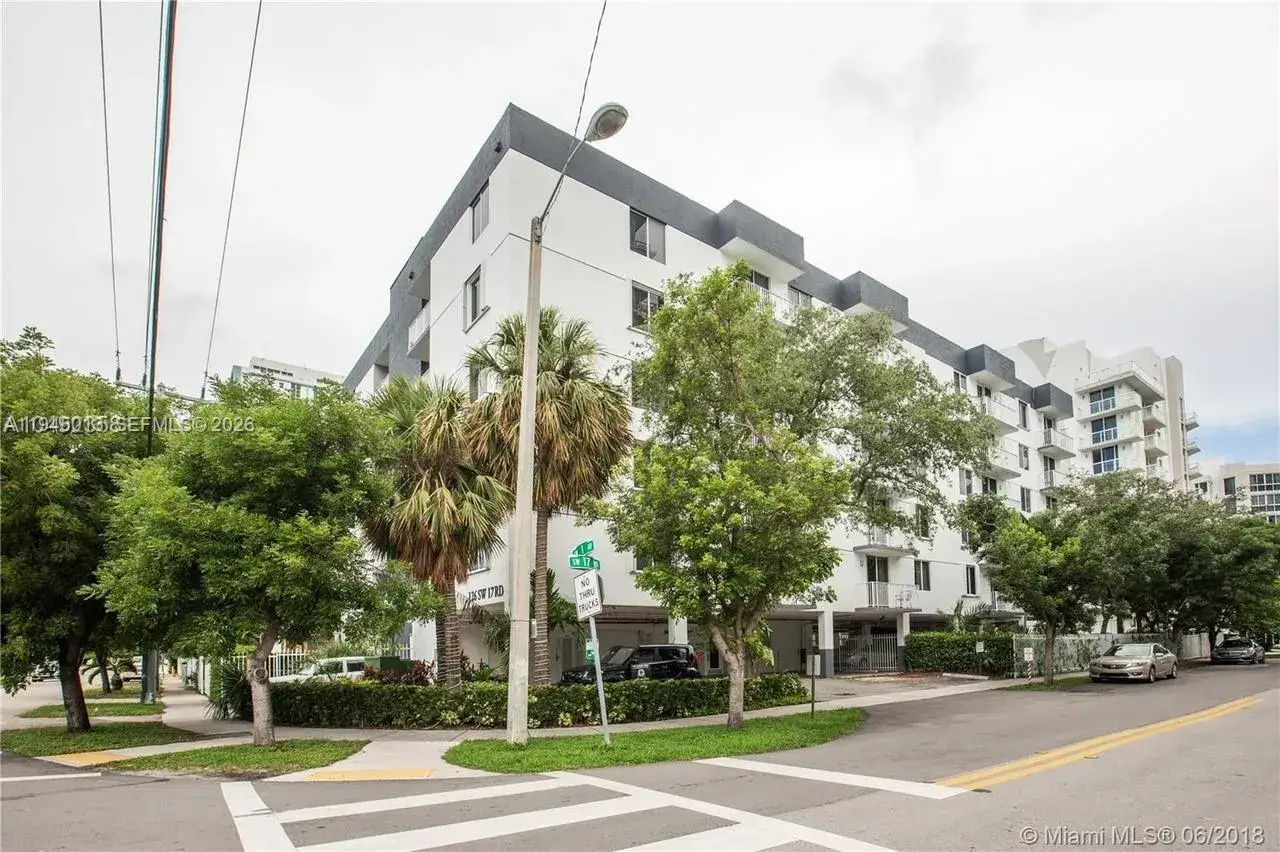 2 bedroom 1 bath Residential for sale at 126 SW 17th Rd # 507, Miami FL 33129