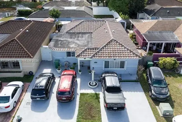 3 bedroom 3 bath Residential for sale at 14726 SW 82nd Ter, Miami FL 33193