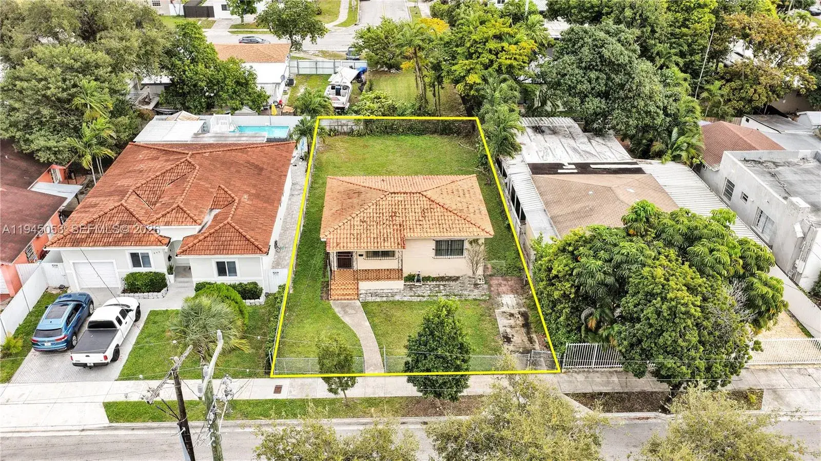 2 bedroom 1 bath Residential for sale at 831 NW 21st Ct, Miami FL 33125