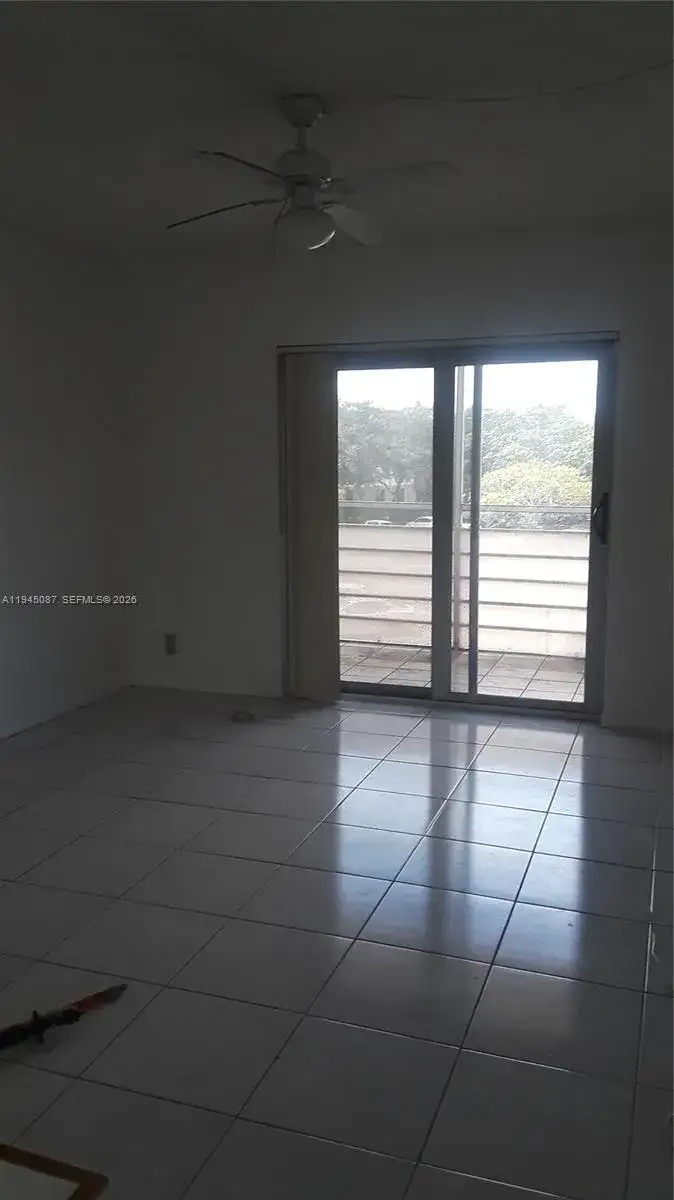 1 bedroom 1 bath Residential for sale at 4374 NW 9th Ave # 3G, Deerfield Beach FL 33064