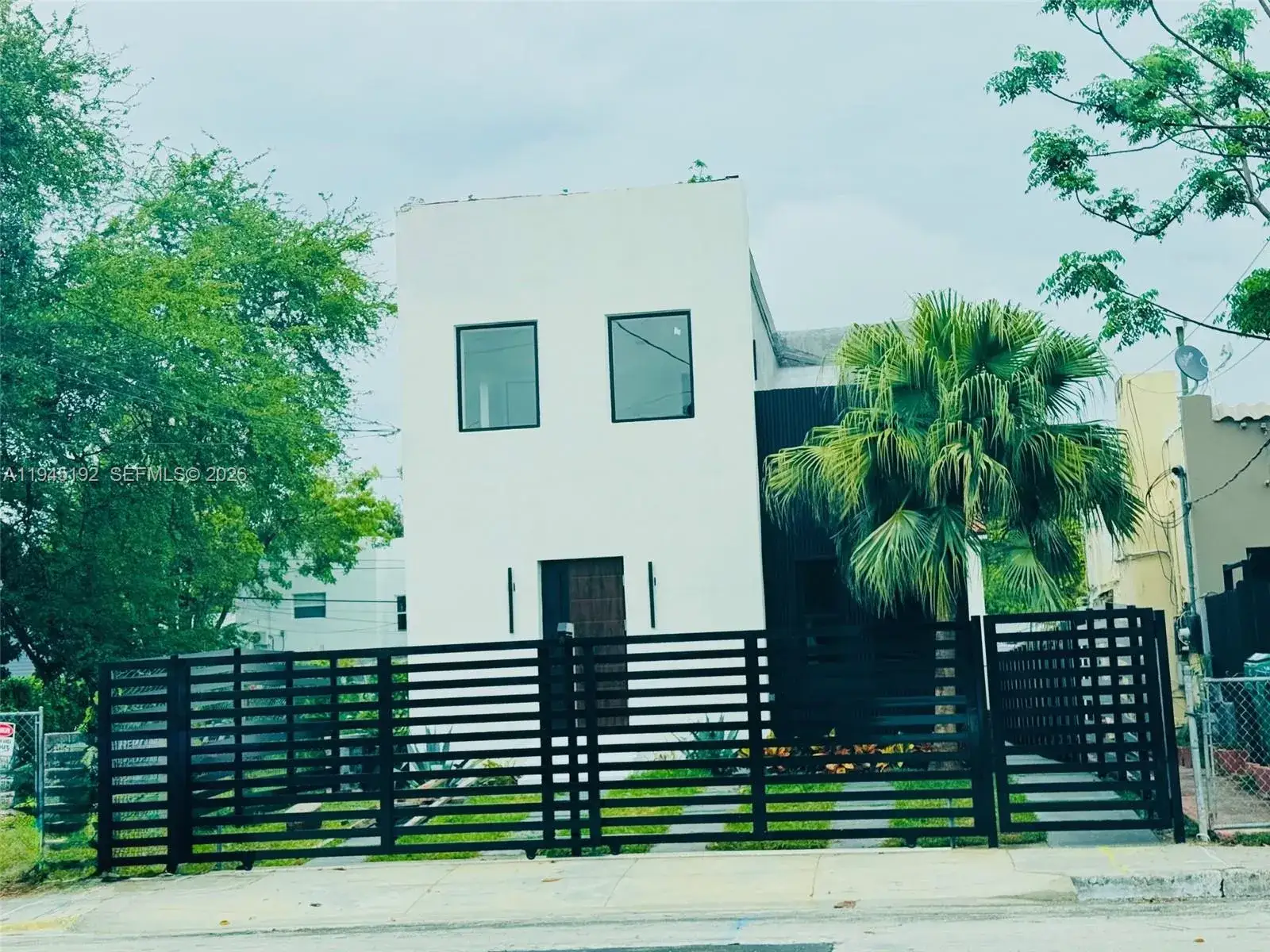 Residential Income for sale at 905 SW 13th Ct, Miami FL 33135