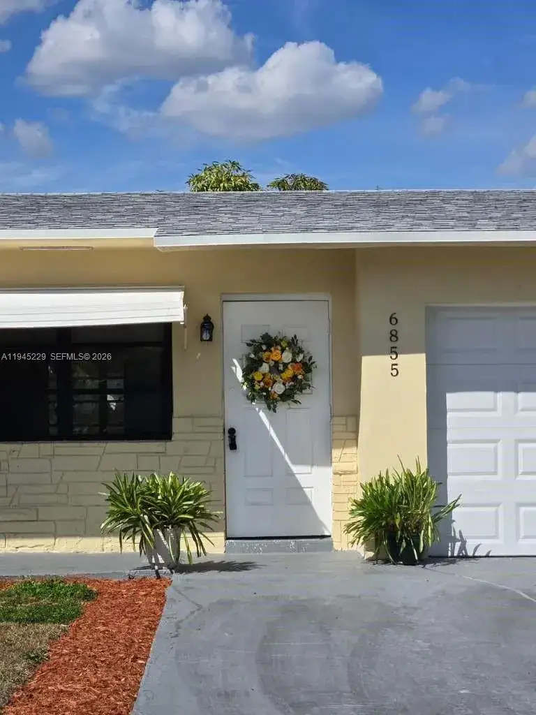 2 bedroom 1 bath Residential for sale at 6855 NW 9th St, Margate FL 33063