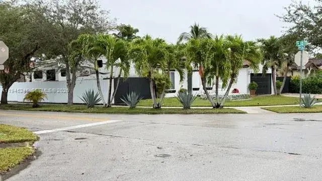 3 bedroom 2 bath Residential for sale at 11321 SW 246th St, Homestead FL 33032