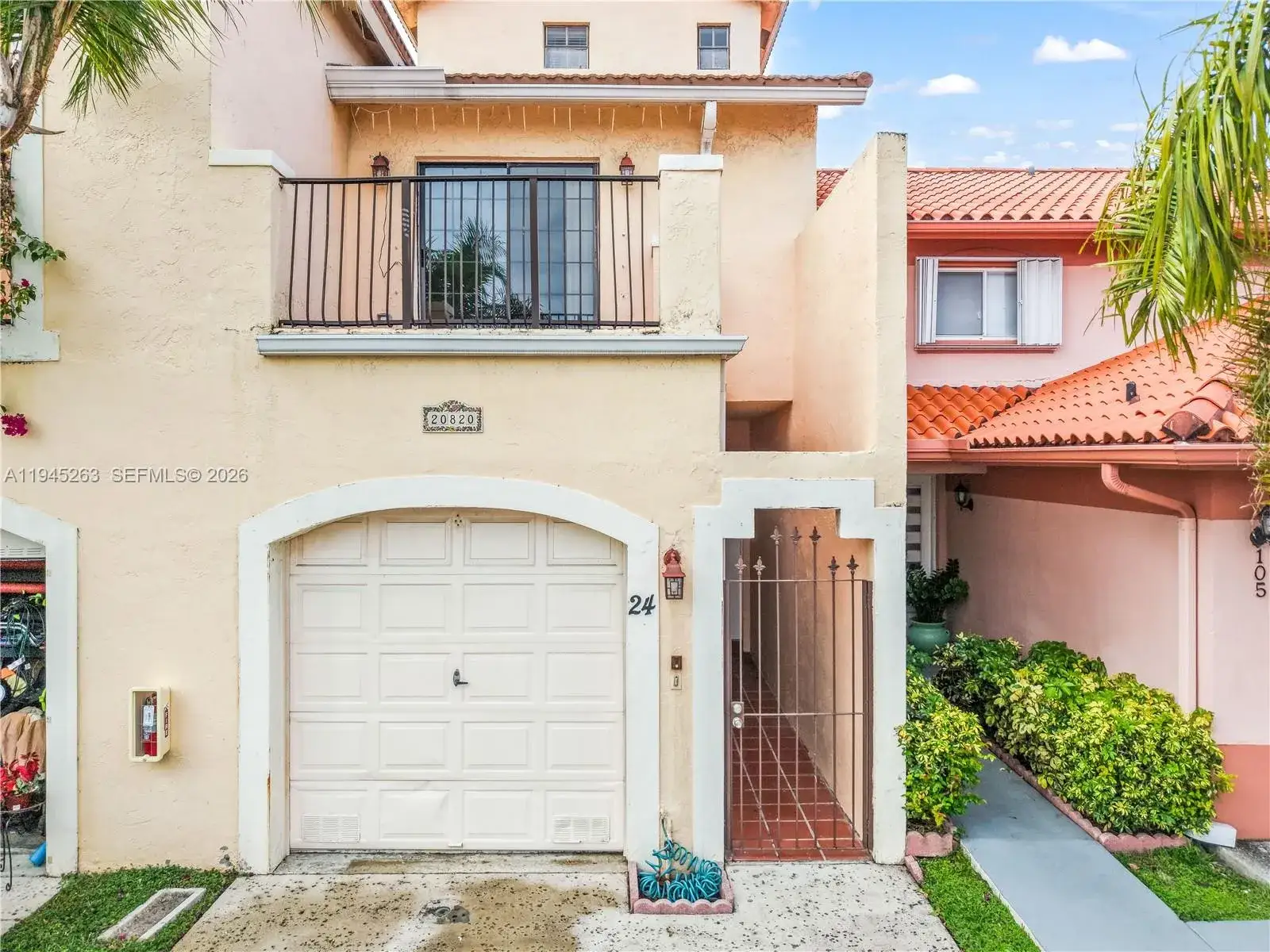 3 bedroom 3 bath Residential for sale at 20820 San Simeon Way # G, Miami FL 33179