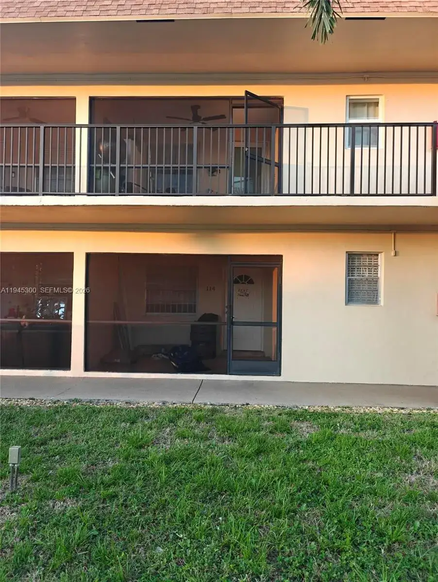 1 bedroom 1 bath Residential Lease for rent at 421 NE 1st St # 114, Hallandale Beach FL 33009