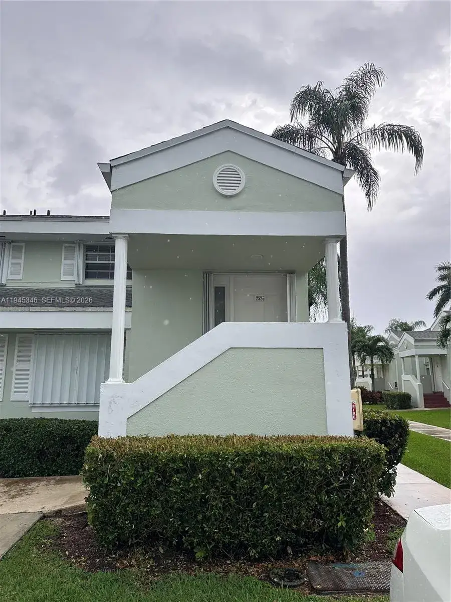 1 bedroom 1 bath Residential for sale at 2526 SE 20th Pl # B, Homestead FL 33035