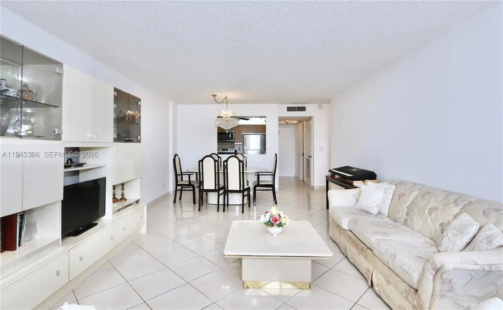1 bedroom 1 bath Residential for sale at 2401 S Ocean Dr # 806, Hollywood FL 33019