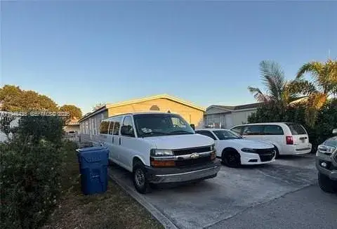3 bedroom 2 bath Residential for sale at 19800 SW 180th Ave # 117, Miami FL 33187