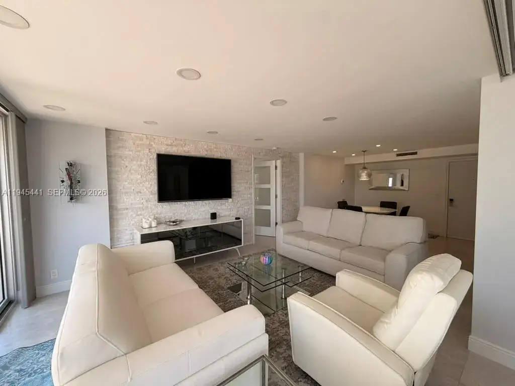 2 bedroom 2 bath Residential Lease for rent at 531 N Ocean Blvd # 404, Pompano Beach FL 33062