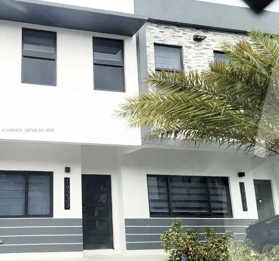 2 bedroom 2 bath Residential Lease for rent at 19233 NW 37 Ave, Miami Gardens FL 33056