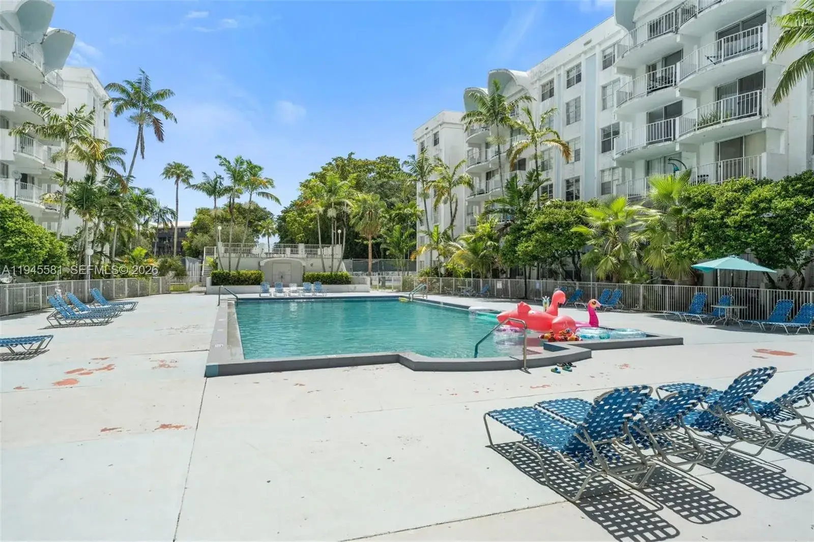 2 bedroom 2 bath Residential for sale at 482 NW 165th St Rd # 605, Miami FL 33169
