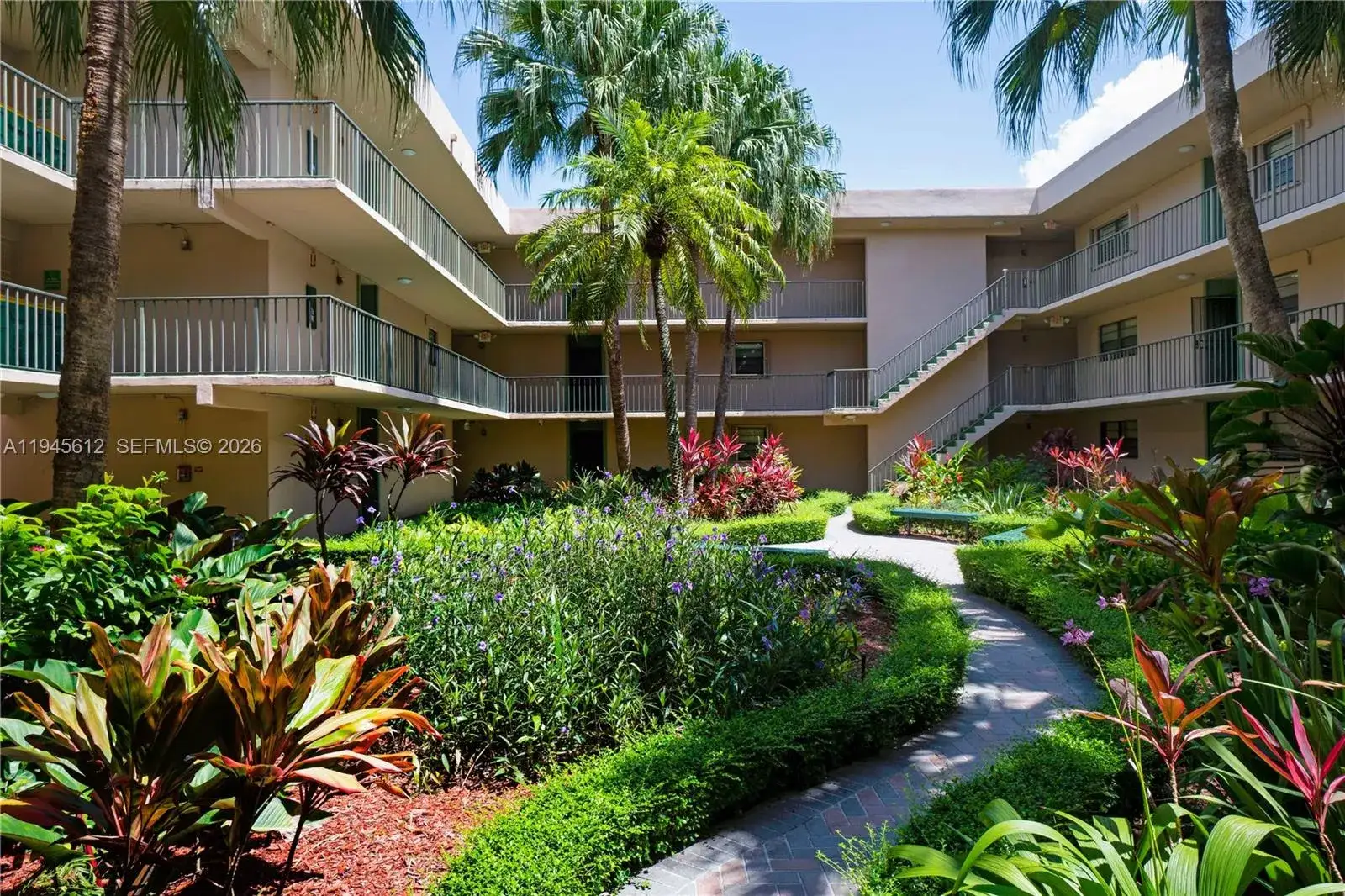 2 bedroom 2 bath Residential for sale at 10525 SW 112th Ave # 309, Miami FL 33176