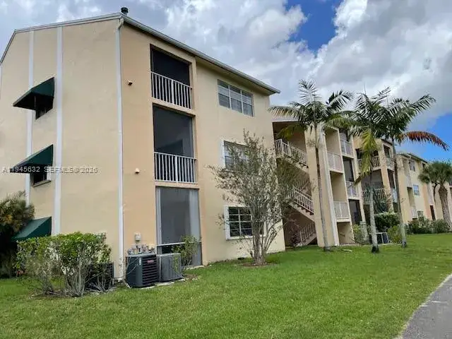 2 bedroom 2 bath Residential for sale at 15325 SW 106th Ter # 618, Miami FL 33196