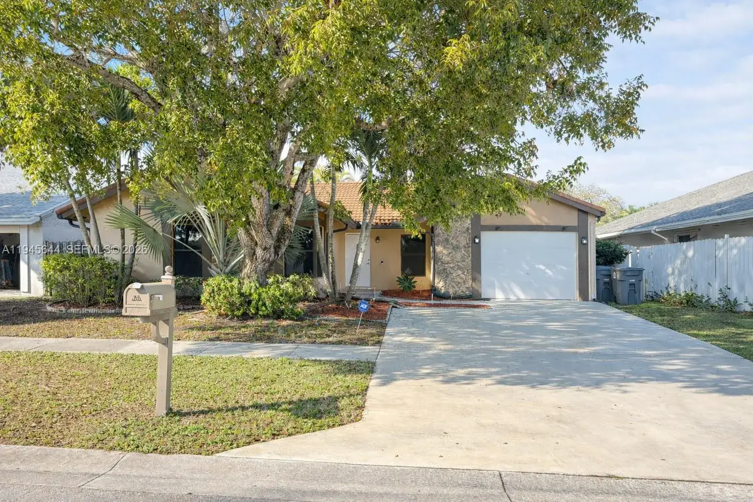 3 bedroom 2 bath Residential Lease for rent at 21374 Summertrace Cir, Boca Raton FL 33428