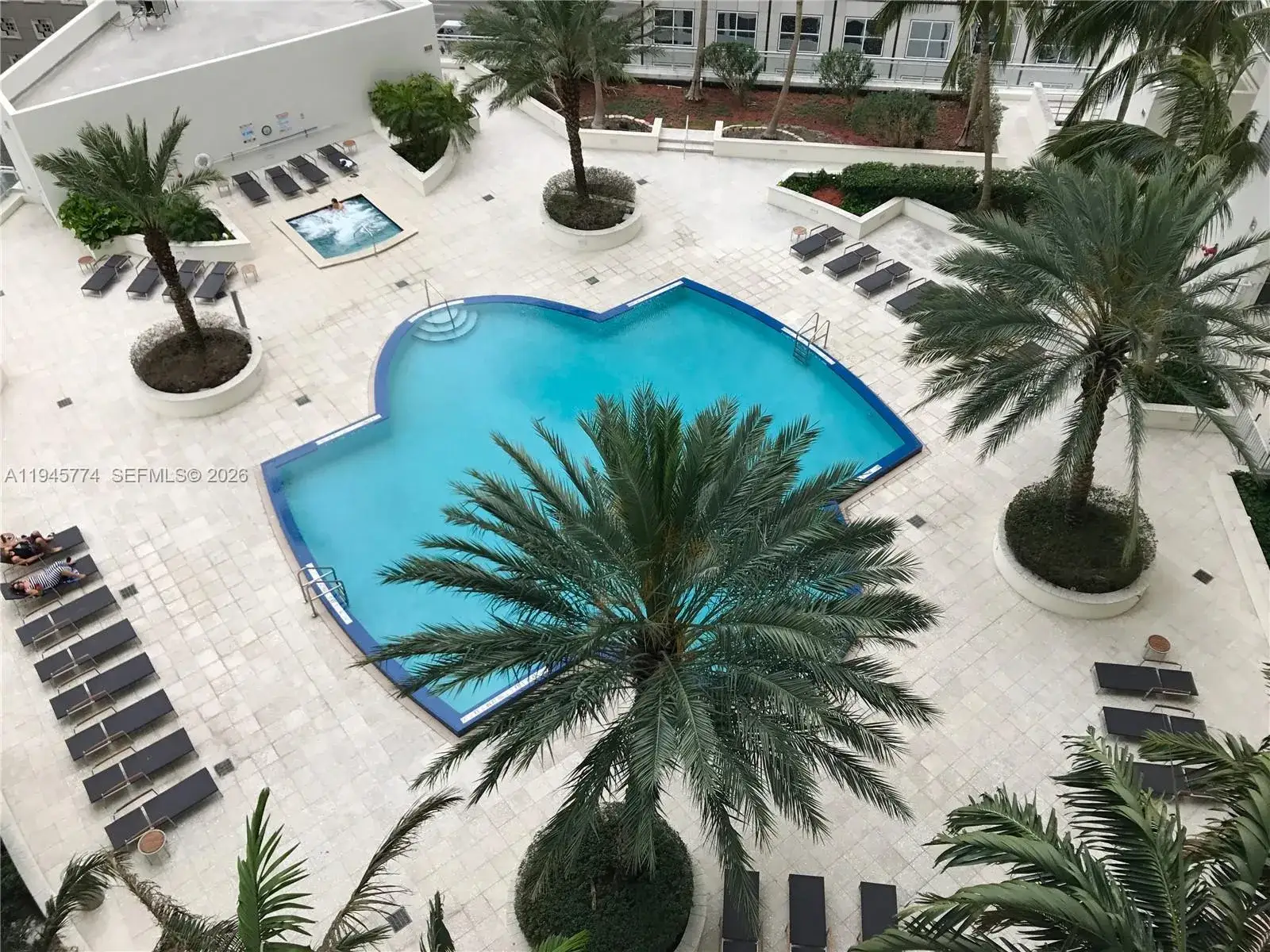 1 bedroom 1 bath Residential for sale at 300 S Biscayne Blvd # 1803, Miami FL 33131
