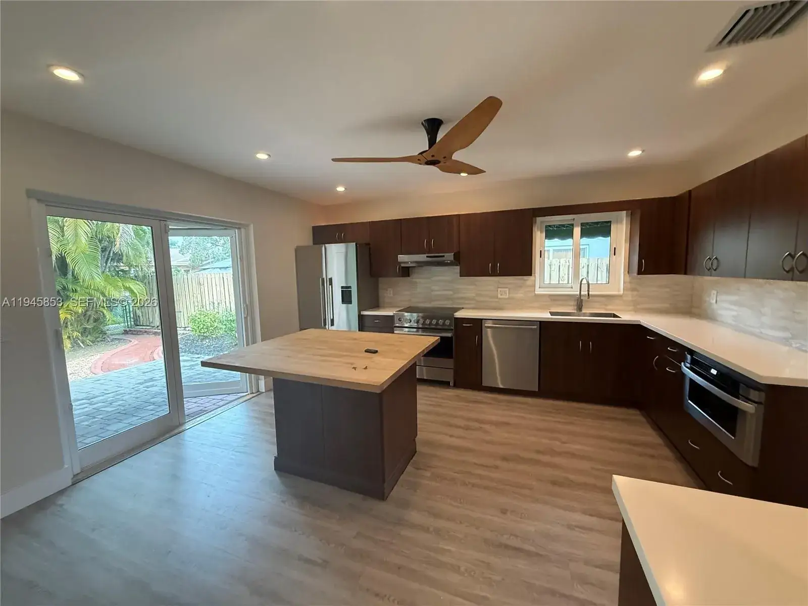 2 bedroom 2 bath Residential Lease for rent at 407 SE 4th Ter, Dania Beach FL 33004