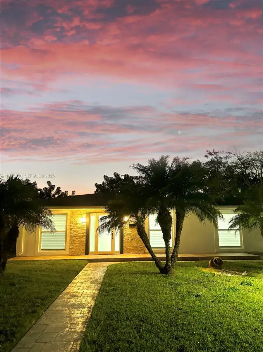 3 bedroom 2 bath Residential for sale at 18632 SW 93rd Ct, Cutler Bay FL 33157