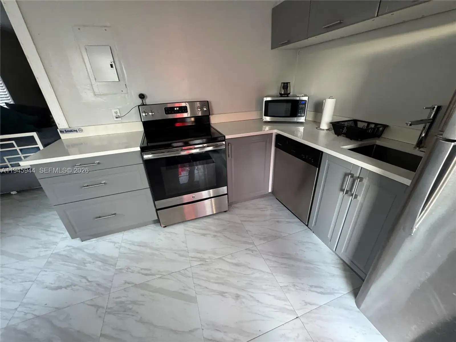 3 bedroom 1 bath Residential Lease for rent at 1938 Sheridan St, Hollywood FL 33020
