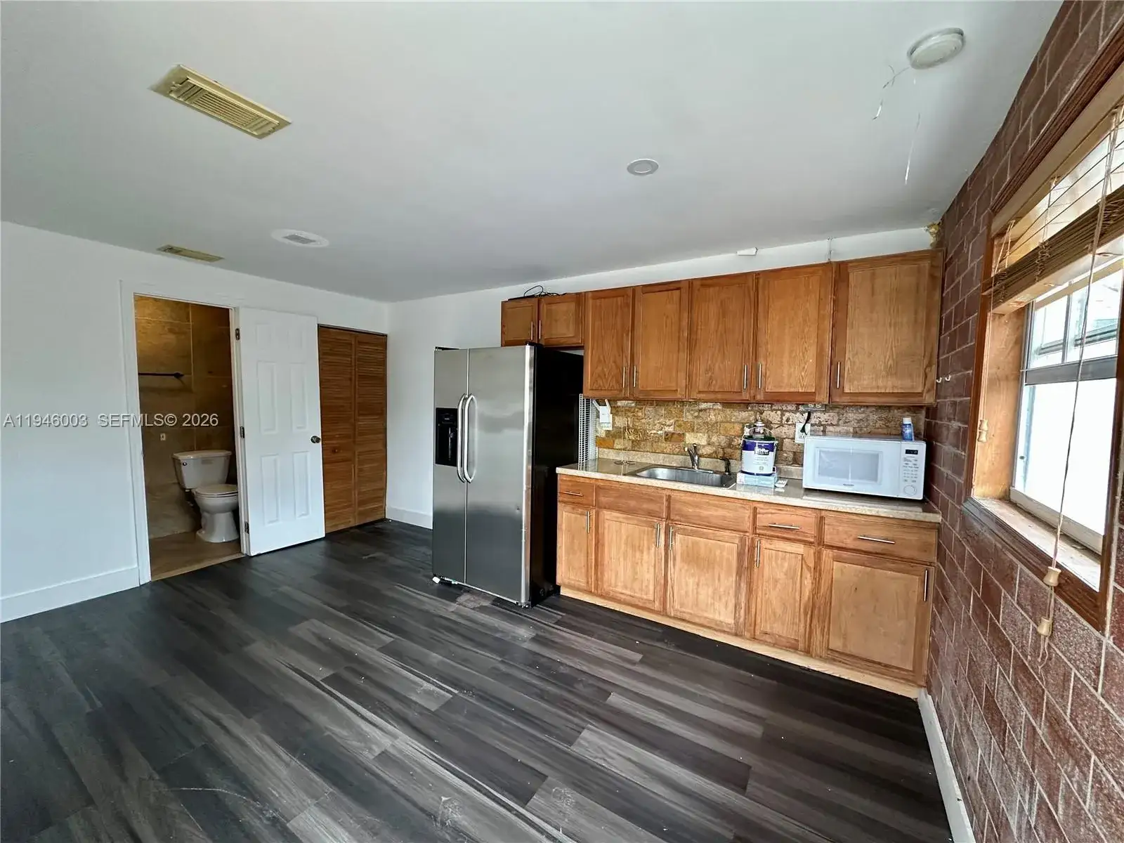 1 bedroom 1 bath Residential Lease for rent at 15448 SW 62nd St # 1, Miami FL 33193