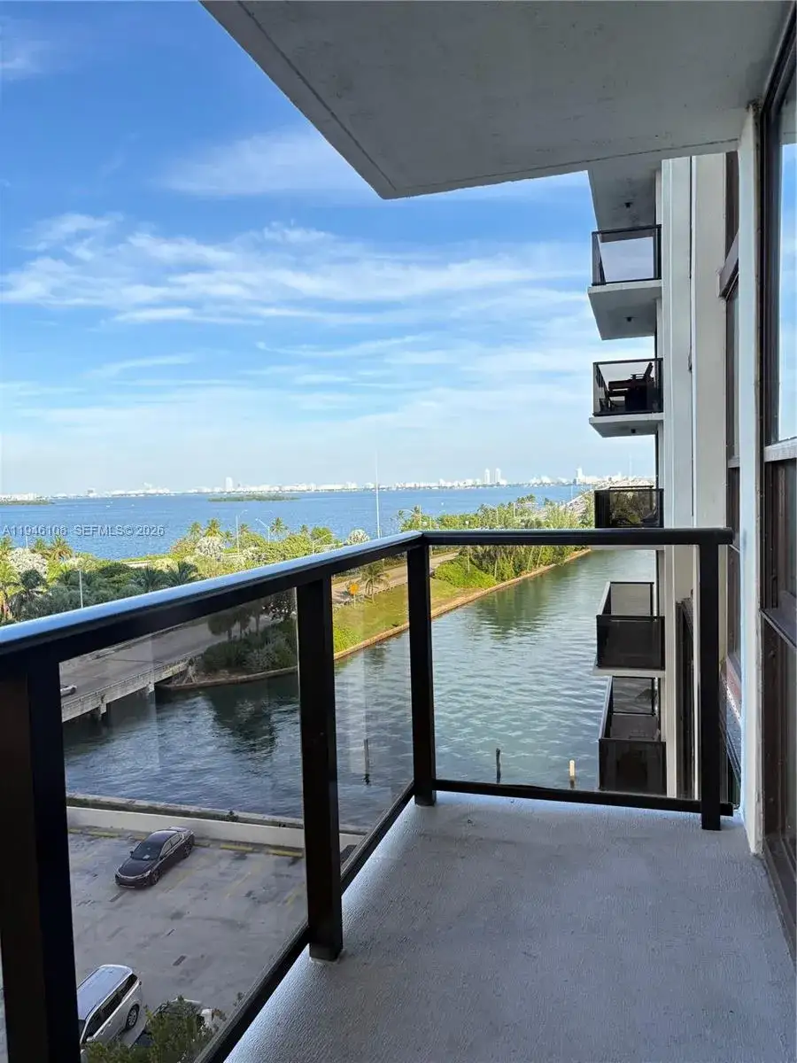 2 bedroom 2 bath Residential Lease for rent at 600 NE 36th St # 714, Miami FL 33137