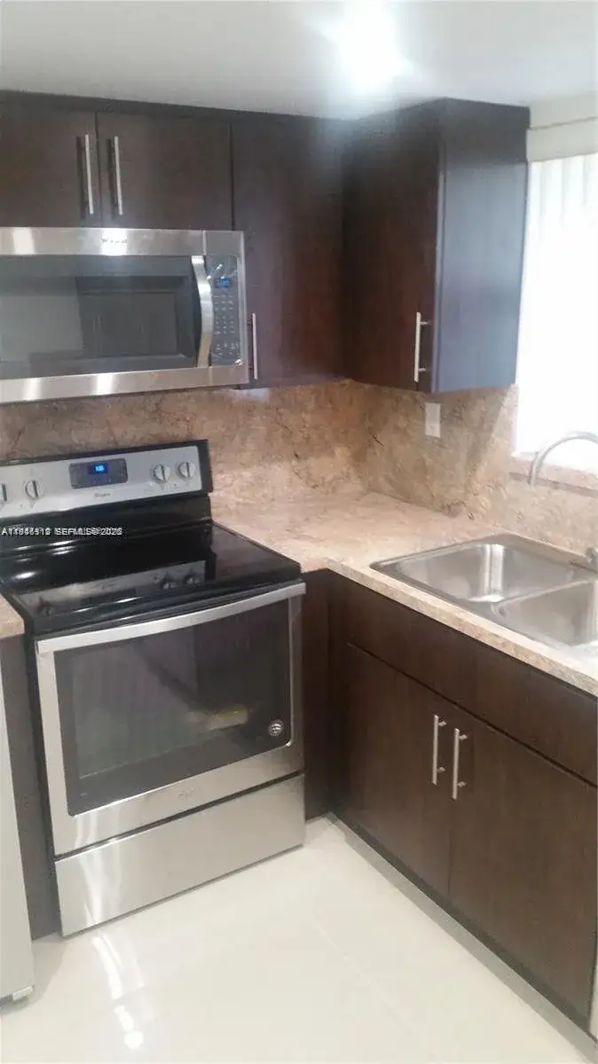 1 bedroom 1 bath Residential Lease for rent at 9351 Fontainebleau Blvd # B117, Miami FL 33172