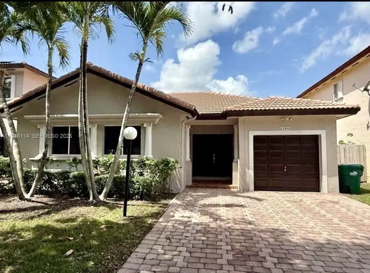 3 bedroom 2 bath Residential for sale at 22844 SW 114th Ave, Miami FL 33170
