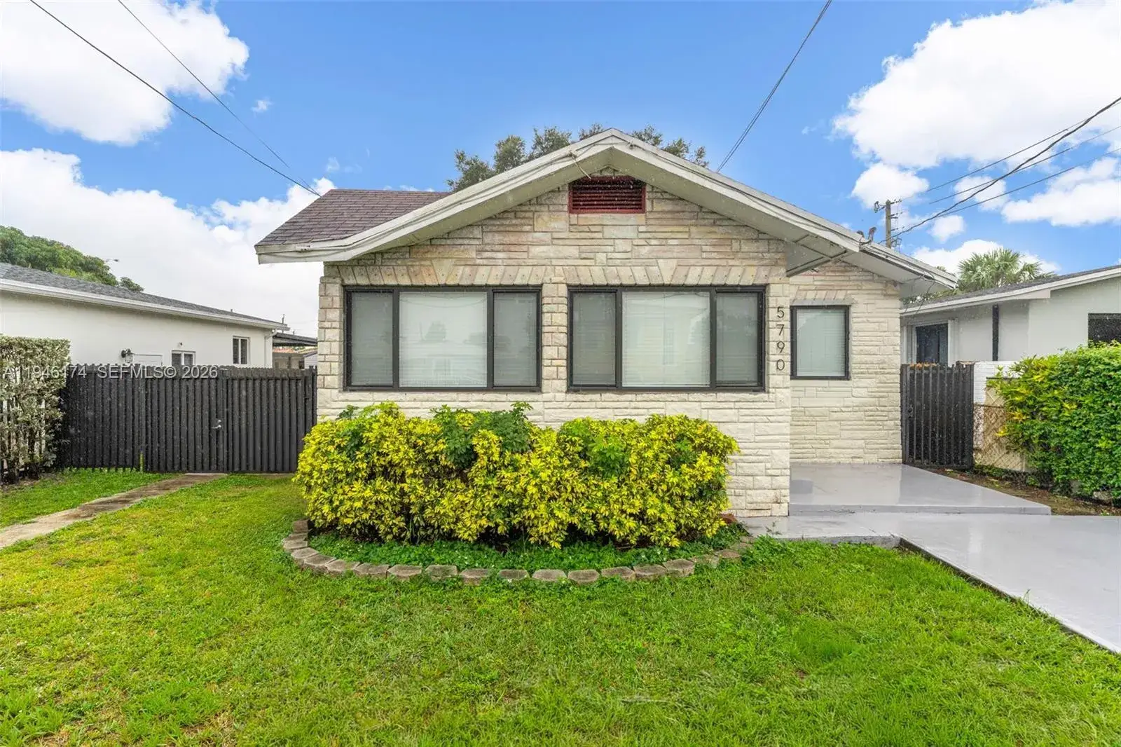 1 bedroom 1 bath Residential Lease for rent at 5790 SW 5th St, Miami FL 33144