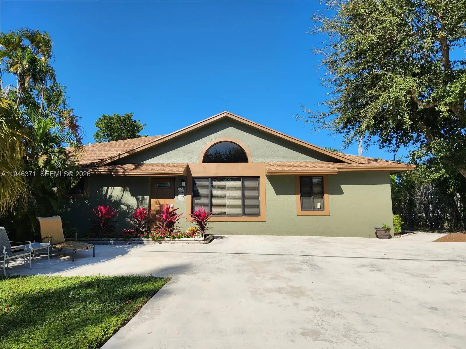 Residential Income for sale at 825 Dogwood Dr, Delray Beach FL 33483