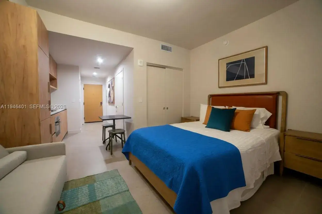 1 bath Residential for sale at 11 NE 6TH # 1908, Miami FL 33132