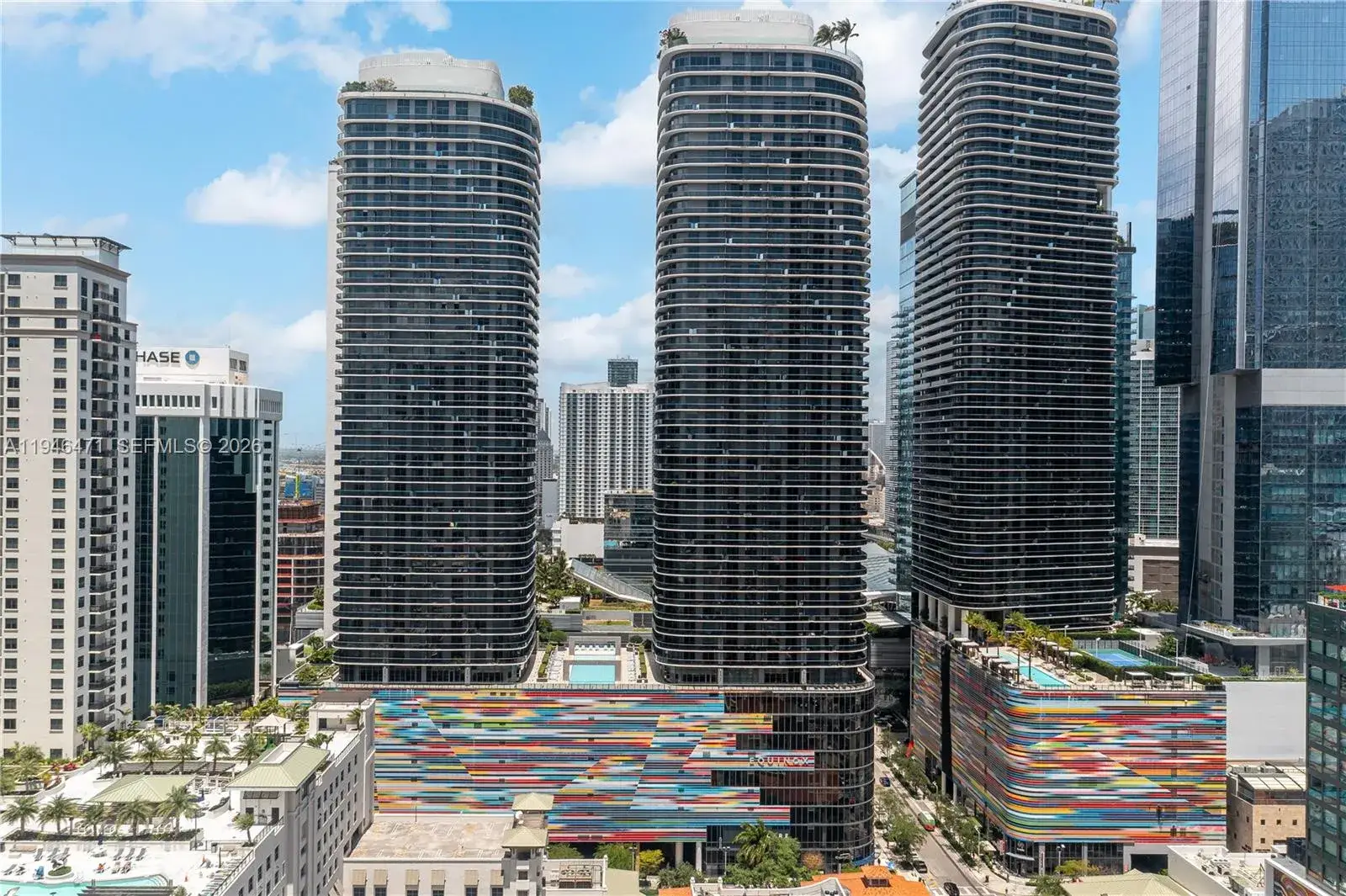 1 bedroom 2 bath Residential for sale at 45 SW 9th St # 1205, Miami FL 33130