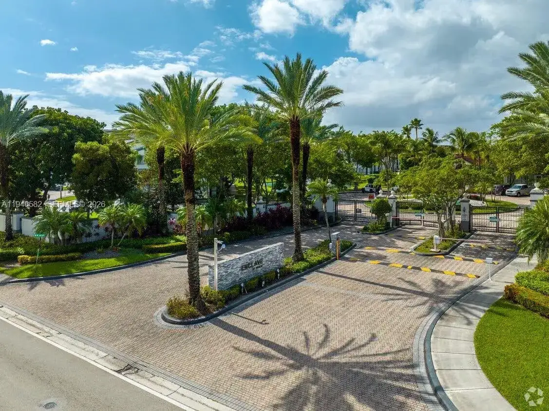 3 bedroom 2 bath Residential for sale at 4500 NW 107th Ave # 9, Doral FL 33178