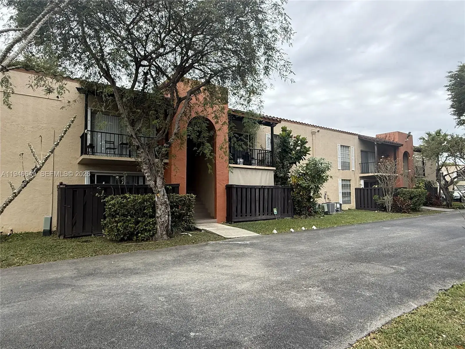 2 bedroom 1 bath Residential for sale at 10822 N Kendall Dr # S23, Miami FL 33176