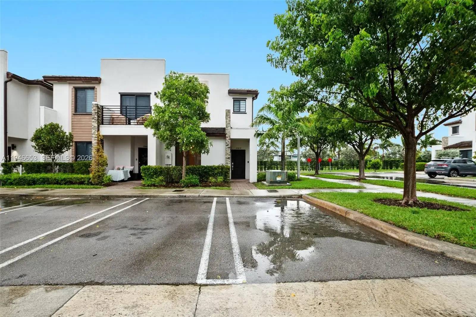 3 bedroom 3 bath Residential Lease for rent at 20814 NE 5th Ct, Miami FL 33179