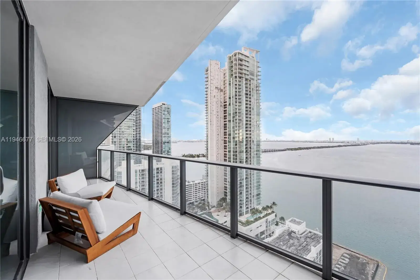 1 bedroom 1 bath Residential for sale at 460 NE 28th St # 3002, Miami FL 33137