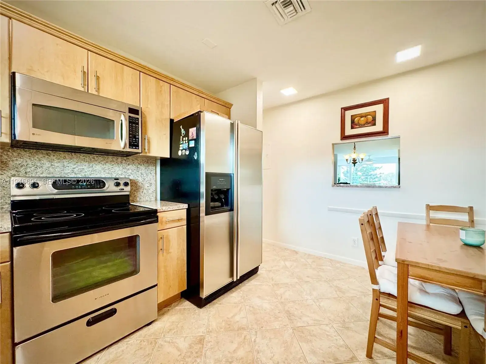 2 bedroom 2 bath Residential for sale at 9501 Sunrise Lakes Blvd # 306, Sunrise FL 33322