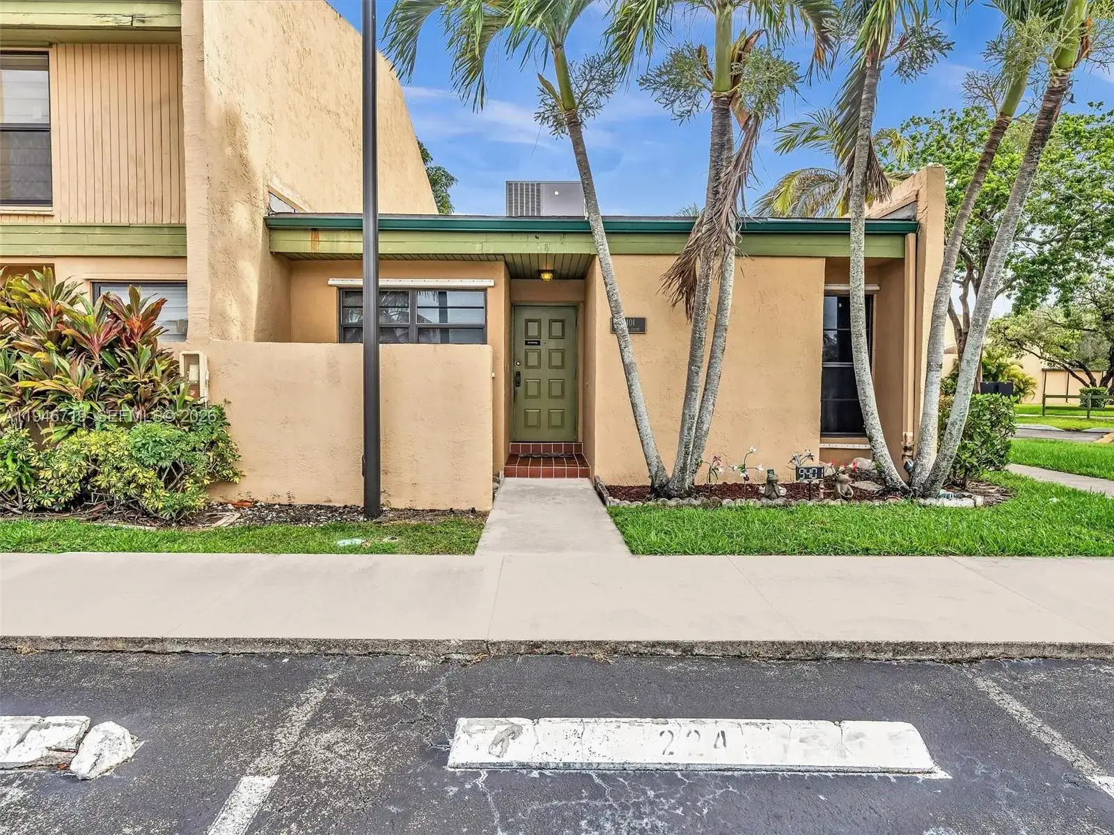 2 bedroom 2 bath Residential for sale at 9401 NW 14th Ct # 224, Pembroke Pines FL 33024