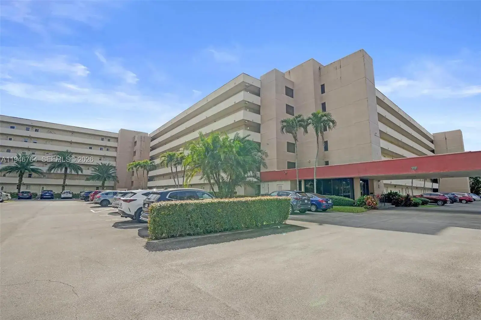 1 bedroom 1 bath Residential for sale at 8900 Washington Blvd, Pembroke Pines FL 33025