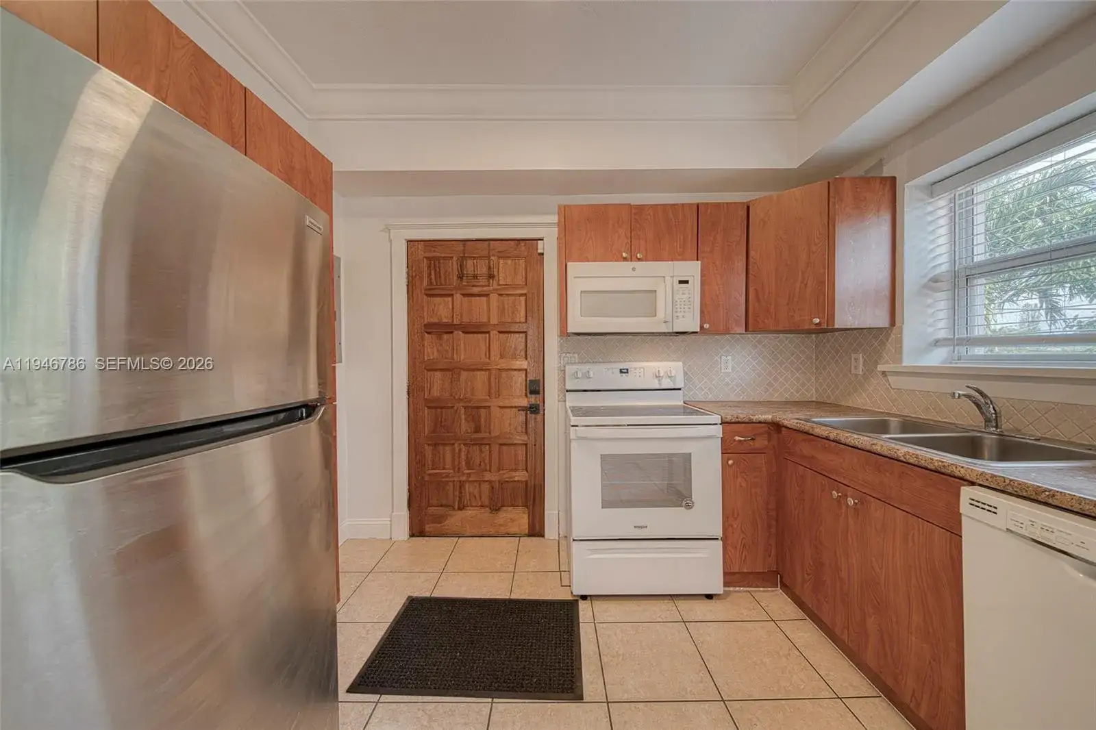 2 bedroom 2 bath Residential Lease for rent at 2205 SW 13th St # B, Miami FL 33145