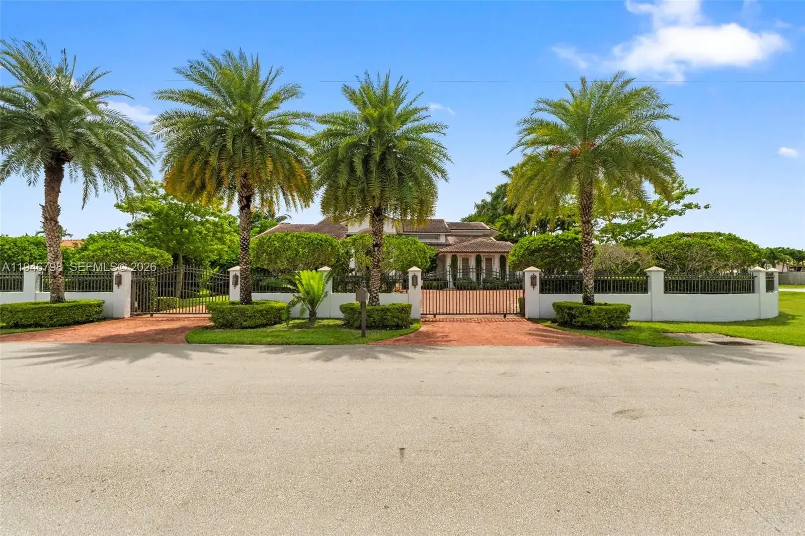 6 bedroom 6 bath Residential for sale at 185 SW 130th Ave, Miami FL 33184
