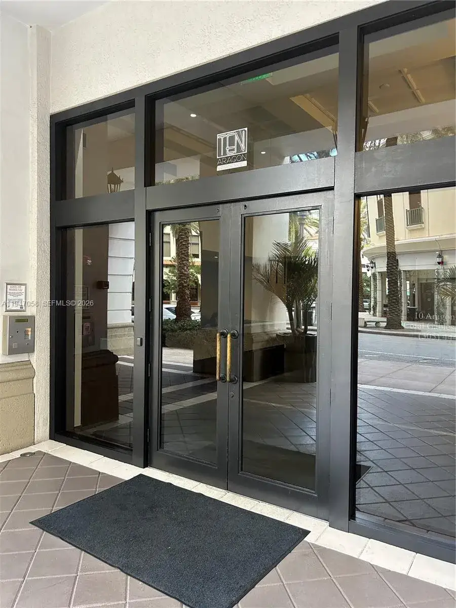 2 bedroom 2 bath Residential for sale at 10 Aragon Ave # 814, Coral Gables FL 33134